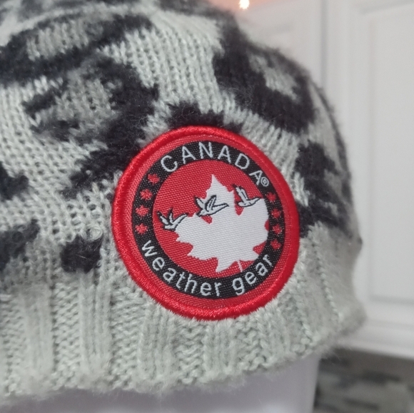 Canada Weather Gear Leopard Print Lined Knit Cap With pompom - Picture 3 of 4